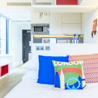 Deluxe Studio - Image 3